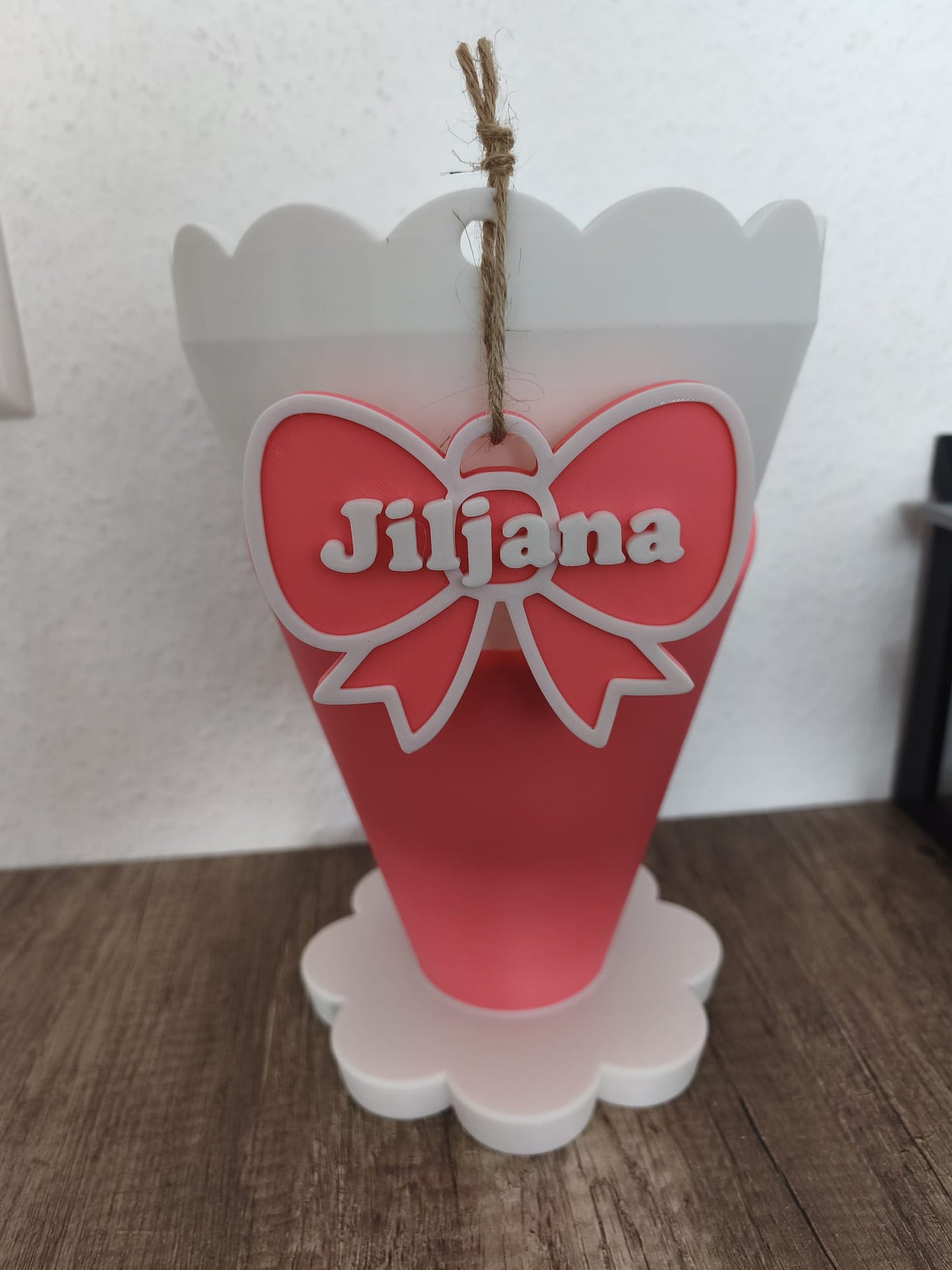 Personalisierte Schultüte | Mit Wunschname | Einschulungsgeschenk | 30 cm