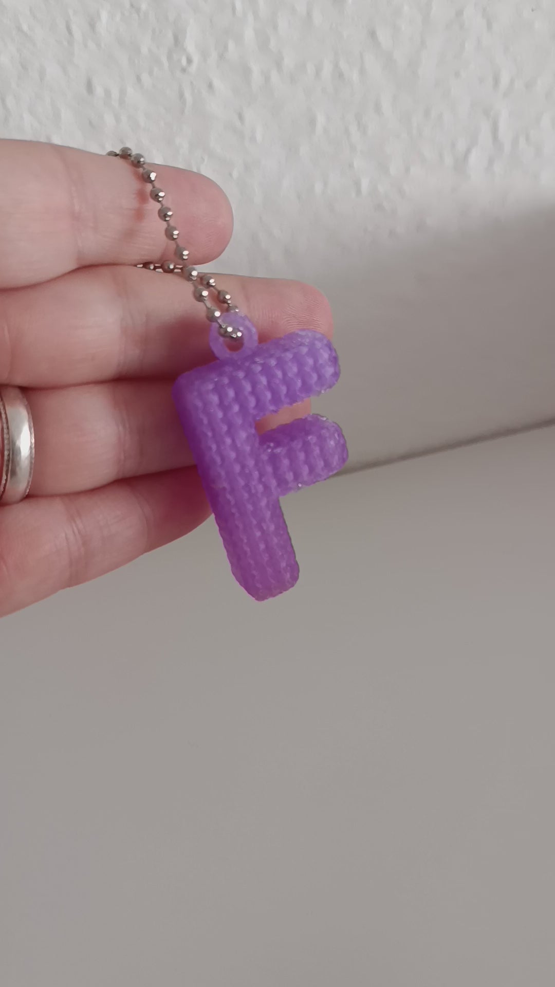Video wie sich der Buchstabe F bewegt