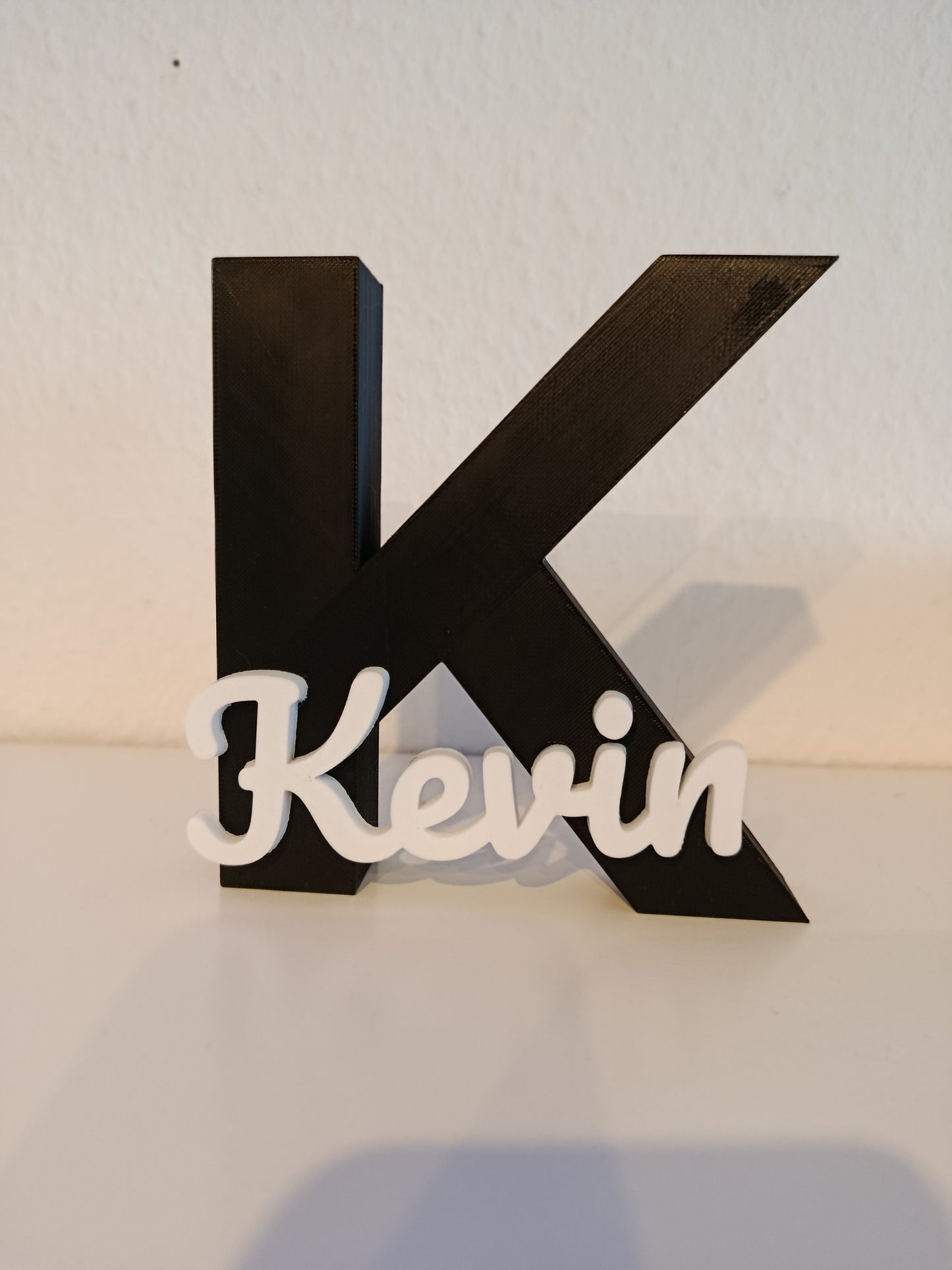 Personalisierter Deko Buchstabe mit Wunschname | Namensschild zum Stellen oder Hängen | 15 cm
