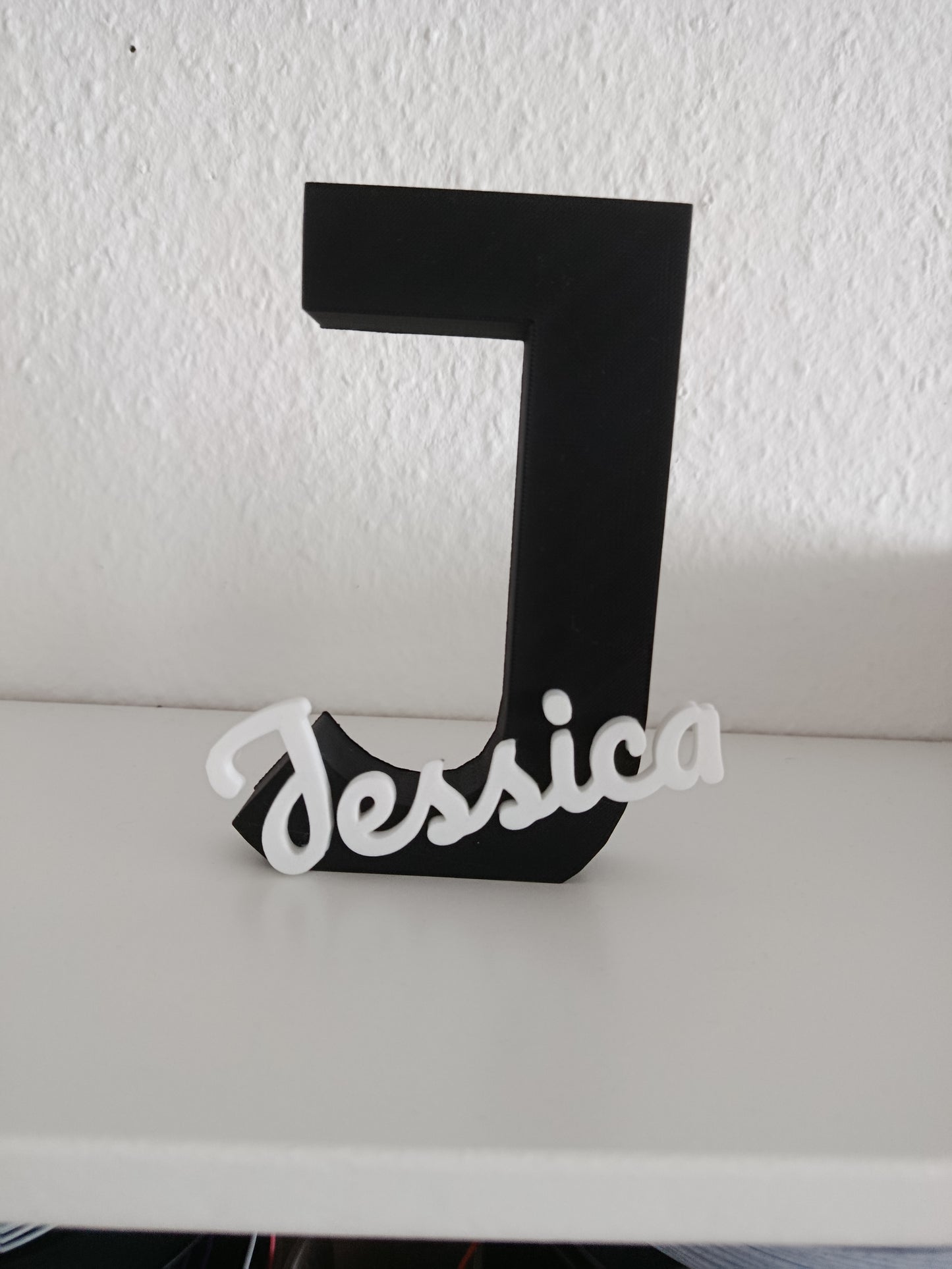 Personalisierter Deko Buchstabe mit Wunschname | Namensschild zum Stellen oder Hängen | 15 cm